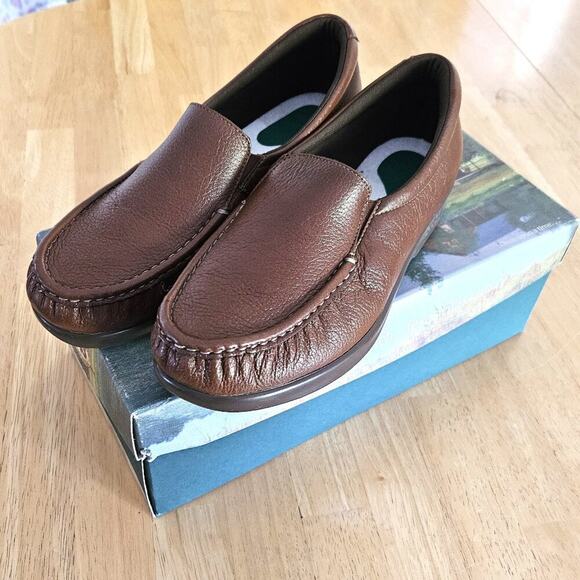 SALE SAS Twin Slip On Leather Loafer - Brandy Brown - sz 8.5M -missing insoles - Picture 1 of 9